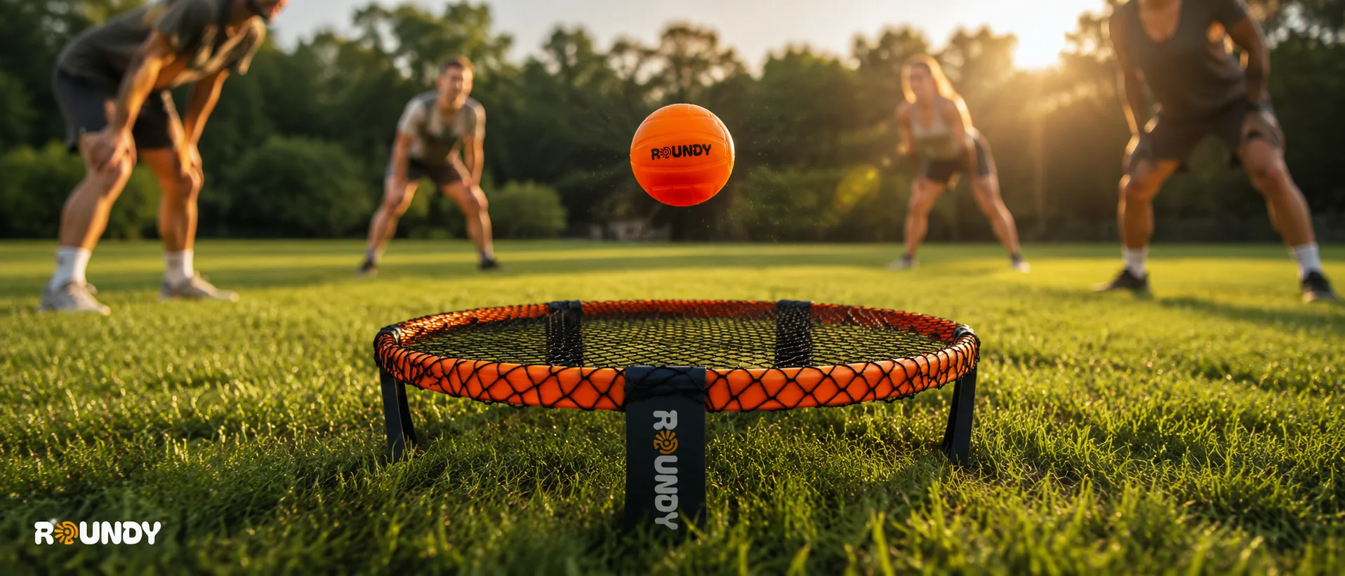 Comunidad ROUNDY activa jugando al atardecer.